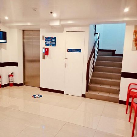 Oyo 888 City Stay Inns Fortview Bgc Pasig City Экстерьер фото